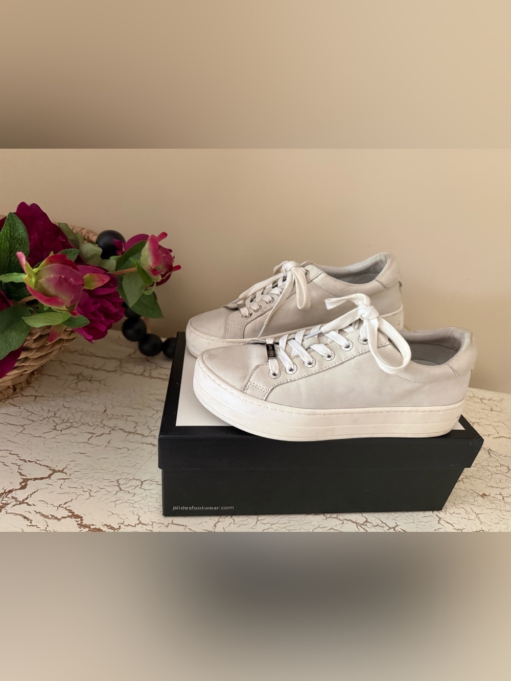 J/Slides Hippie White Nubuck Platform Sneakers Size 7.5